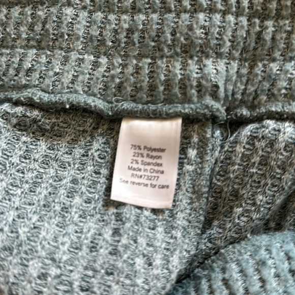 Women’s Kohls  SO Loungewear Top & Bottom NOTE: Top/size XL & Bottom/ size L - Picture 6 of 11